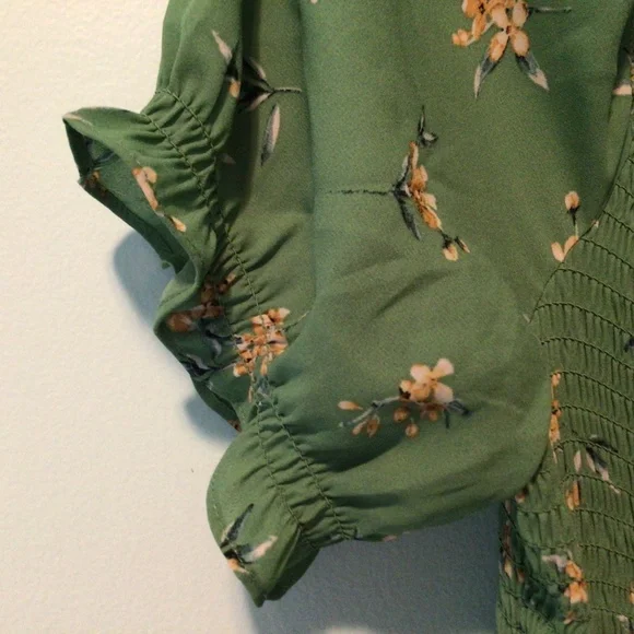 Robe - Picture 2 of 3